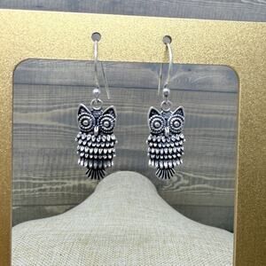 Vintage Owl Dangle Pierced Earrings Silver Tone